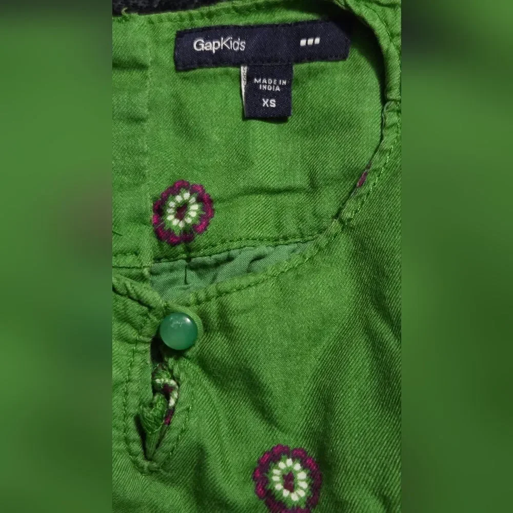 GAP stylish green